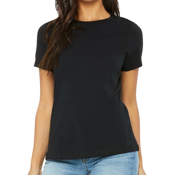 Dog Mom Tee in Grey in medium and large - Picture 6 of 8